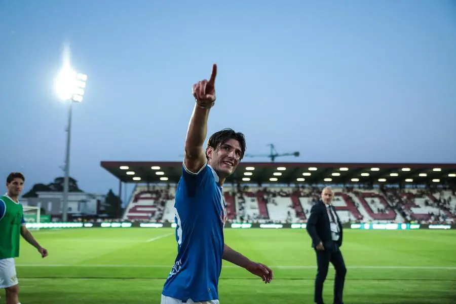 Il Brescia vince a Cittadella, l'esultanza finale dei giocatori