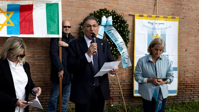 Noemi Di Segni, Fadlun il presidente della comunità ebraica di Roma, alla cerimonia per la deposizione della corona di fiori in memoria della brigata ebraica a Porta San Paolo. 25 April 2025. ANSA/MASSIMO PERCOSSI