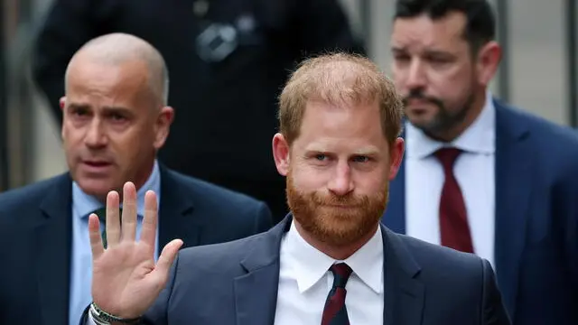 epa12019788 Britain’s Prince Harry arrives at the High Court in London, Britain, 09 April 2025. Prince Harry is appealing against a High Court ruling that states he should not be provided the same level of protection given to other working members of the royal family. EPA/ANDY RAIN