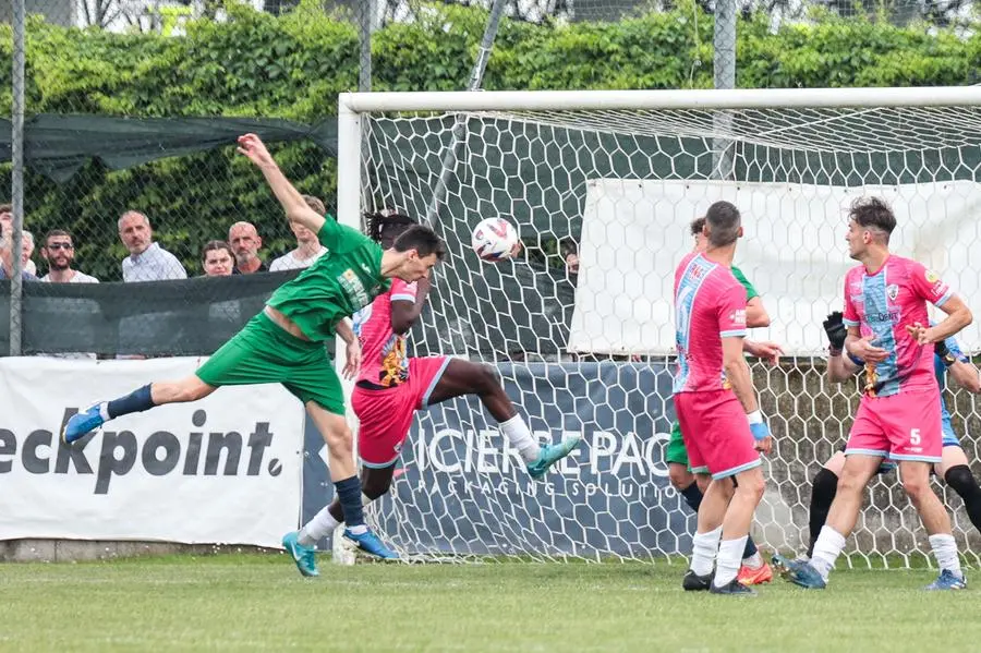 SPORT CALCIO COPPA LOMBARDIA PRIMA CATEGORIA AURORA SERIATE - ATLETICO OFFLAGA NELLA FOTO GOL NOZZA 03-05-2025 Comincini@newreporter