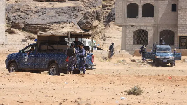 epa12068103 Yemeni soldiers patrol in Sana'a, Yemen, 01 May 2025. Houthis have vowed to continue military operations against Israel and US ships in waters around Yemen in solidarity with the Palestinians in Gaza, amid US airstrikes on Yemen, Houthi leader Abdul-Malik al-Houthi said in a speech on 01 May. The Houthi leader claimed that his group has managed to confront US warships and block Israel’s maritime traffic in the Red Sea. EPA/YAHYA ARHAB