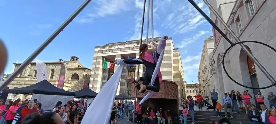 A Brescia si corre la Strawoman