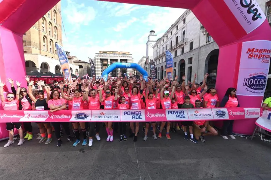 A Brescia si corre la Strawoman