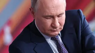epa12065431 Russian President Vladimir Putin attends a meeting with participants of the Znaniye.Pervye (Knowledge: The First Ones) educational marathon at the Victory Museum on Poklonnaya Gora in Moscow, Russia, 30 April 2025. EPA/ALEXANDER KAZAKOV/SPUTNIK/KREMLIN POOL