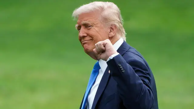 epa12068562 US President Donald Trump walks on the South Lawn as he prepares to leave the White House via Marine One in Washington, DC, USA, 01 May 2025. President Trump is due to visit Alabama and Florida. EPA/WILL OLIVER