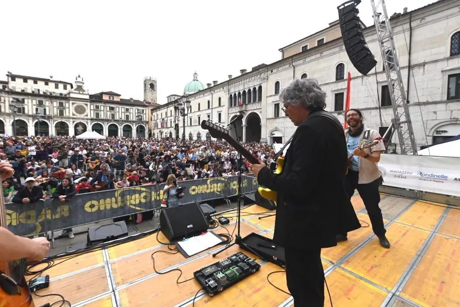 Mille chitarre in piazza 2025