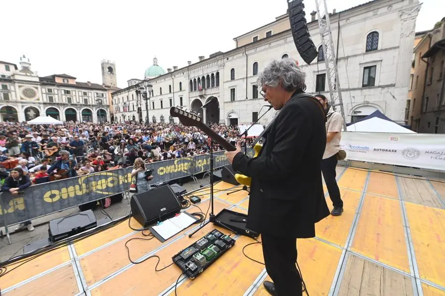 Mille chitarre in piazza 2025