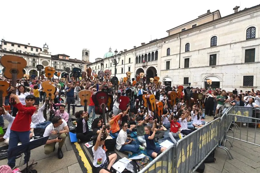 Mille chitarre in piazza 2025