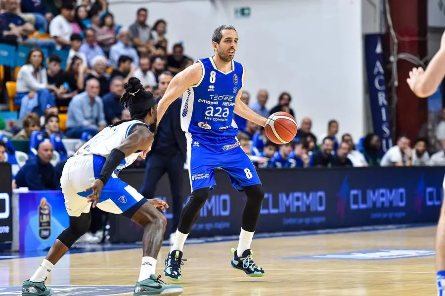 Basket, gli scatti di Sassari-Germani