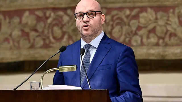 Il presidente della Camera dei Deputati, Lorenzo Fontana, durante l’inaugurazione dell’Anno Giudiziario Tributario 2025 nella Sala della Regina della Camera dei Deputati, Roma, 12 marzo 2025. ANSA/RICCARDO ANTIMIANI