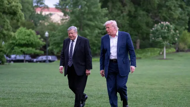 epa12074244 United States President Donald J. Trump (R) returns to the White House after a trip to Florida with his father in law Viktor Knavs (L), in Washington, DC, USA, 04 May 2025. EPA/CHRIS KLEPONIS / POOL