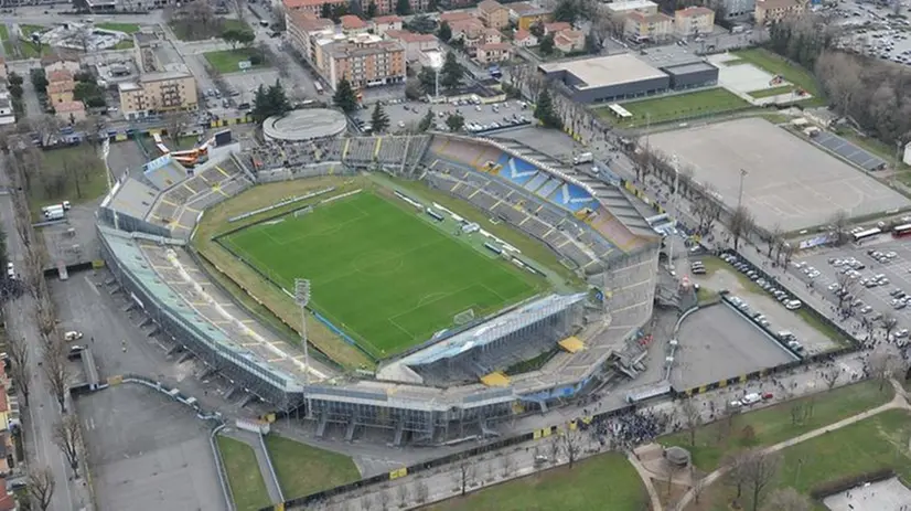 Veduta panoramica dello stadio Rigamonti a Mompiano - © www.giornaledibrescia.it