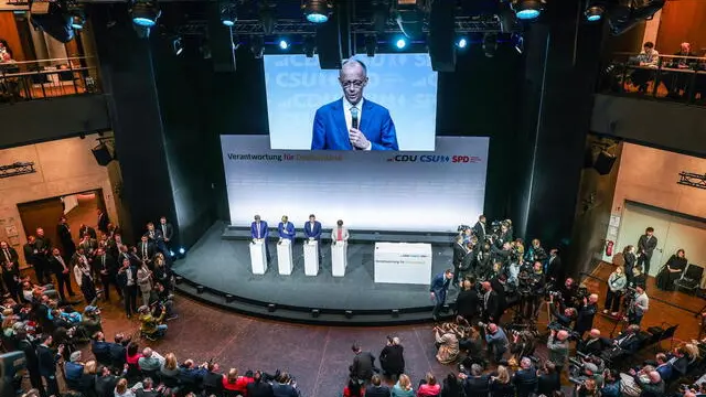 epa12074618 (L-R) Leader of the Christian Social Union (CSU) party Markus Soeder, Chancellor-designate and Christian Democratic Union (CDU) party chairman Friedrich Merz, Social Democratic Party (SPD) co-chairman and German Finance Minister-designate Lars Klingbeil, and SPD co-chairwoman Saskia Esken attend the official signing of the coalition agreement for a new German government in Berlin, Germany, 05 May 2025. The new German government will be formed between the Union parties of Christian Democratic Union (CDU) and Christian Social Union (CSU) and the coalition partner Social Democratic Party (SPD). EPA/FILIP SINGER