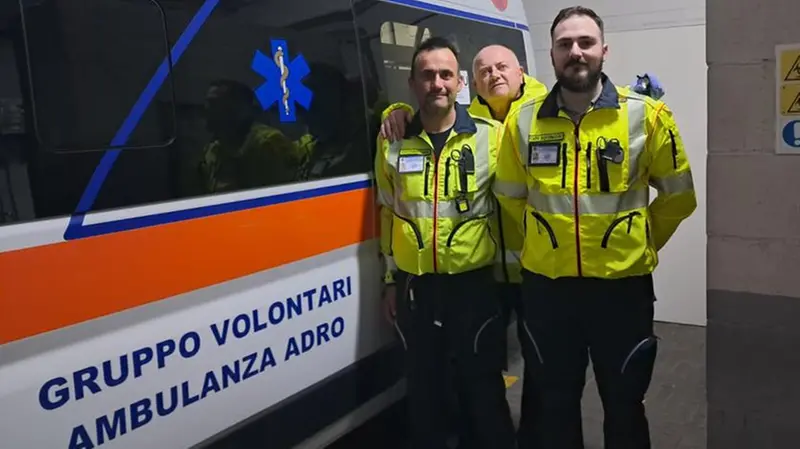 Gli operatori del Gruppo volontari ambulanza di Adro - © www.giornaledibrescia.it