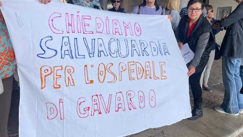 Esponenti del Comitato La Roccia - © www.giornaledibrescia.it