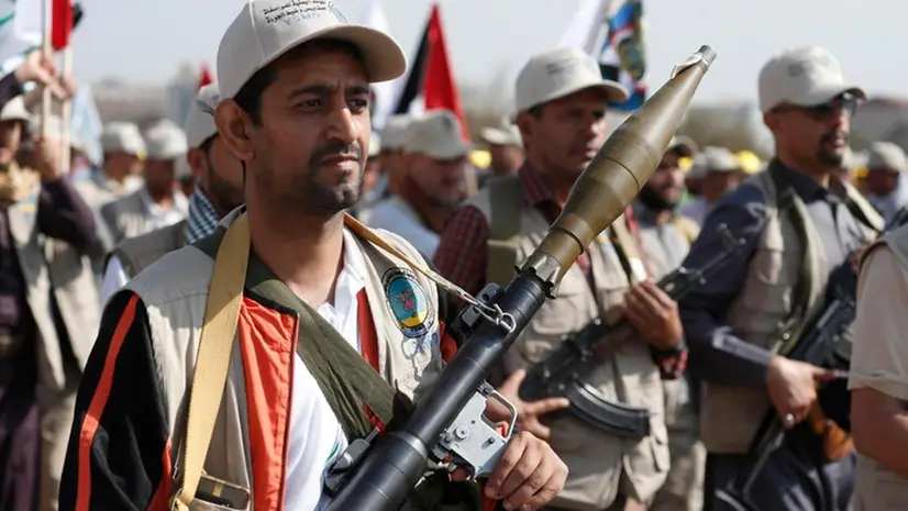 Miliziani armati del gruppo Houthi - Foto Ansa © www.giornaledibrescia.it