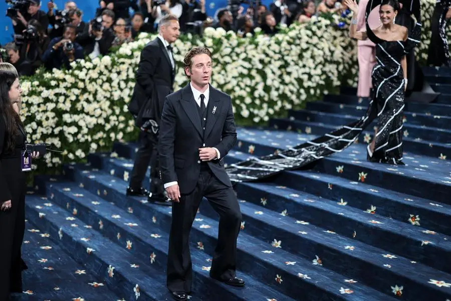 Met Gala 2025, le star sul red carpet
