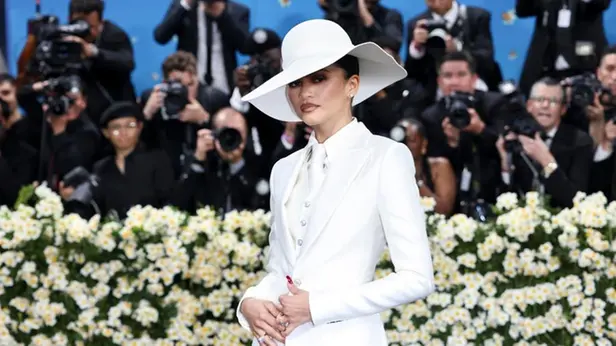 Met Gala 2025, le star sul red carpet
