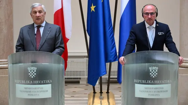 epa12077539 Italian Deputy Prime Minister and Minister of Foreign Affairs Antonio Tajani (L) and Croatian Foreign Minister Gordan Grlic Radman (R) hold a joint press conference after their meeting in Zagreb, Croatia, 06 May 2025. EPA/ETTORE FERRARI