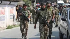 epa12079147 Indian security forces patrol a road in Pampore, in the outskirts of Srinagar, India, 07 May 2025. On 07 May, the Indian Armed Forces launched 'Operation Sindoor', hitting alleged terrorist infrastructure in Pakistan and Pakistan-occupied Jammu and Kashmir. EPA/FAROOQ KHAN