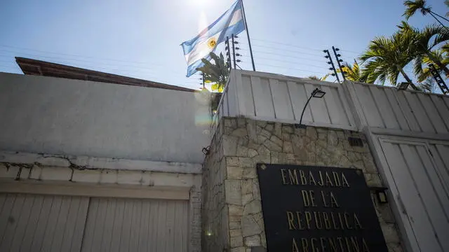 epa11247098 Exterior view of the Argentine embassy headquarters in Caracas, Venezuela, 27 March 2024. A task force of Nicolas Maduro's government cut off the electricity supply to the Argentine embassy's headquarters, where several Venezuelan opposition leaders have taken shelter. The incident was confirmed and denounced by the Argentine government in a statement issued by the President's Office on 27 March. EPA/MIGUEL GUTIERREZ