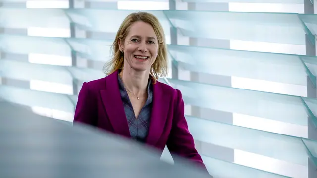 epa12078045 High Representative of the European Union for Foreign Affairs and Security Policy Kaja Kallas arrives for a debate on 'Protecting Greenland's right to decide its own future and maintain the rule-based world order' at a session of the European Parliament in Strasbourg, France, 06 May 2025. The current plenary session runs from 05 until 08 May 2025. EPA/RONALD WITTEK