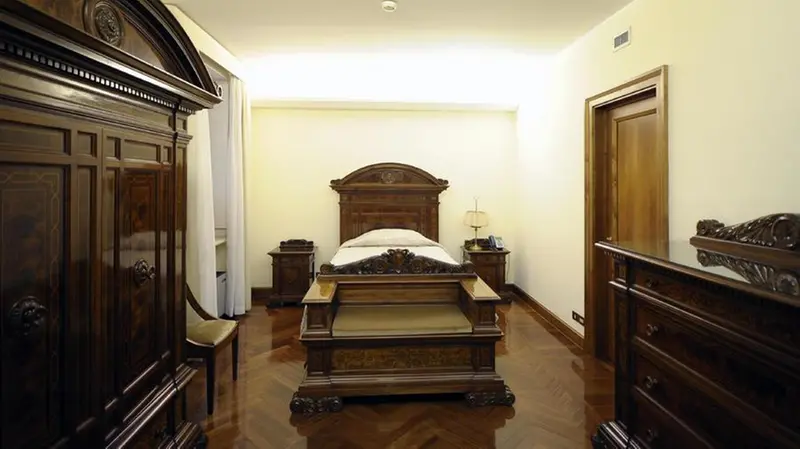 Una delle camere di Casa Santa Marta - Foto Ansa © www.giornaledibrescia.it