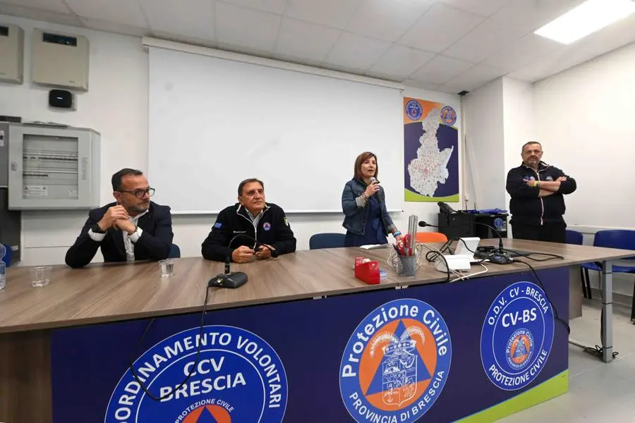 Roncadelle, Romano La Russa in visita al Centro polifunzionale di emergenza della Protezione Civile