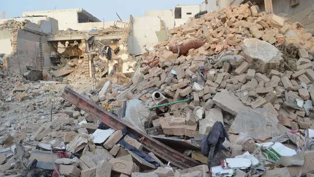 epa12080940 A view of the site of an Indian missile strike near Bahawalpur, Punjab province, Pakistan, 07 May 2025. India stated that it conducted military strikes on nine sites in Pakistan in retaliation for a deadly militant attack on tourists in Kashmir. EPA/FAISAL KAREEM
