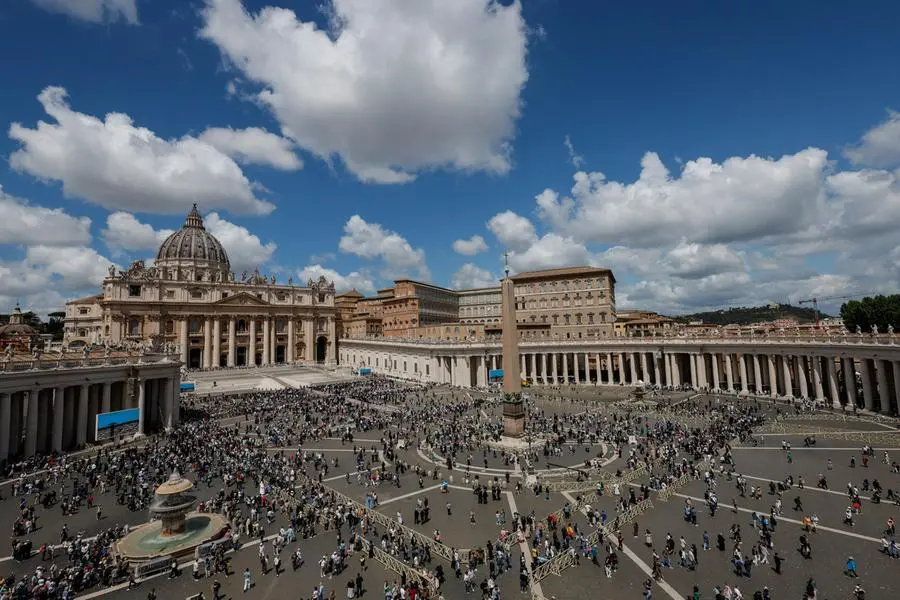 Conclave, l'attesa dei fedeli