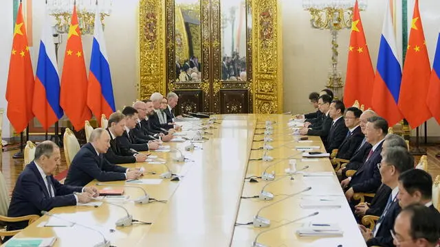 epa12082692 Russian President Vladimir Putin (2-L) with Chinese President Xi Jinping (5R) during their meeting at the Kremlin in Moscow, Russia, 08 May 2025. Russia will mark the 80th anniversary of the victory in World War II over Nazi Germany and its allies on 09 May. EPA/PAVEL BEDNYAKOV / POOL
