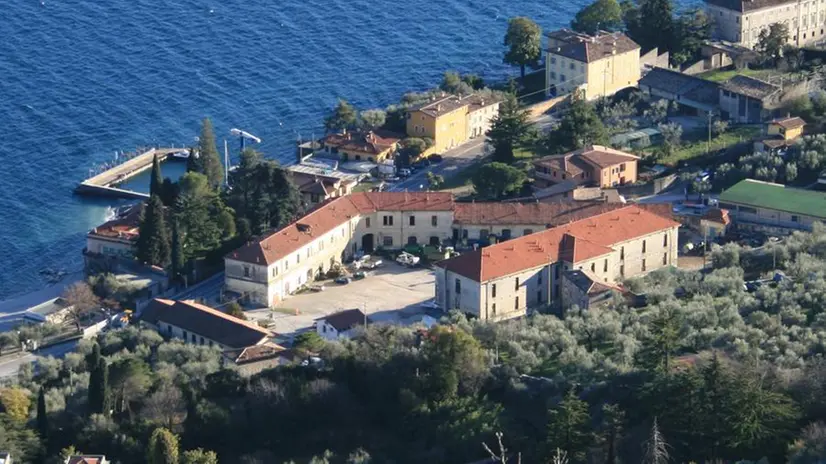 L'ex caserma Magnolini di Gargnano