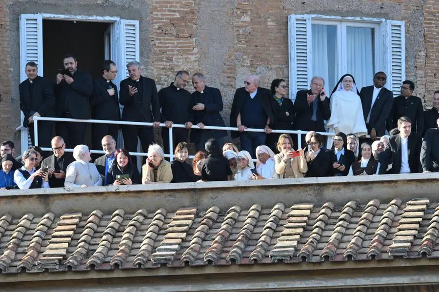 Nuovo Papa, la reazione dei fedeli in piazza San Pietro