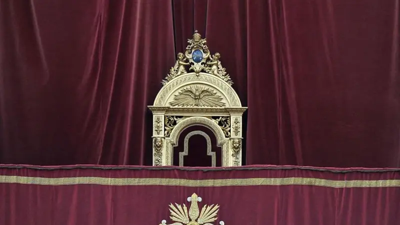 La sedia del Papa è sulla loggia delle benedizioni
 - Foto Ansa © www.giornaledibrescia.it