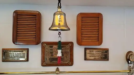 La Nave scuola della Marina Militare italiana Amerigo Vespucci è arrivata a Reggio Calabria, undicesima tappa del Tour Mediterraneo. L'ormeggio è avvenuto poco prima delle 8 alla banchina di Levante del porto reggino da cui ripartirà la mattina presto del 7 maggio per navigare verso Palermo, 5 maggio 2025. ANSA/SGHERRI