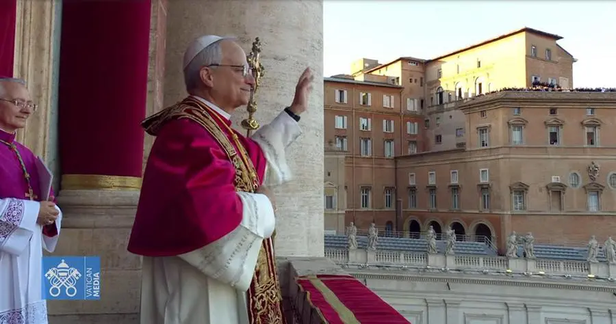 Robert Francis Prevost è papa Leone XIV: le prime immagini