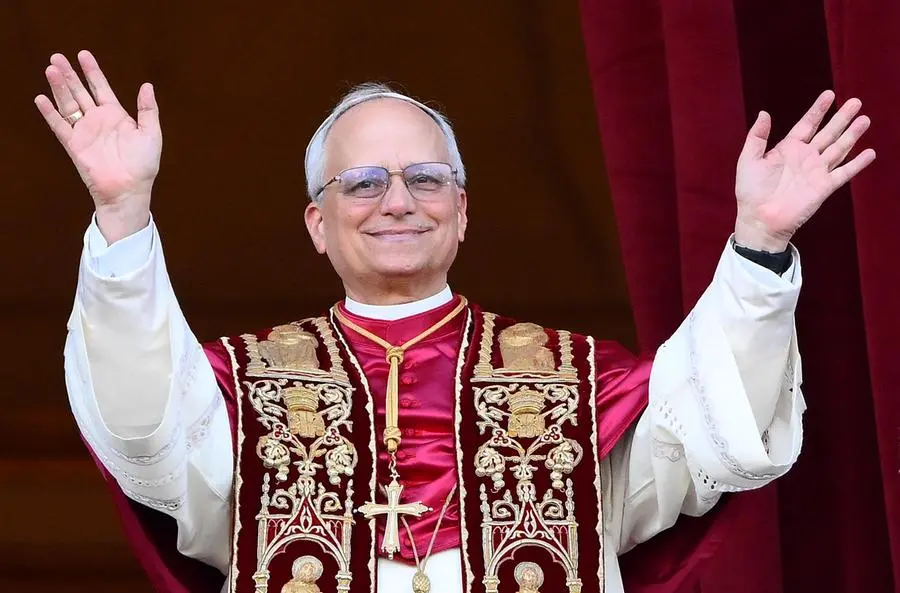 Robert Francis Prevost è papa Leone XIV: le prime immagini