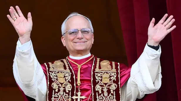 Robert Francis Prevost è papa Leone XIV: le prime immagini