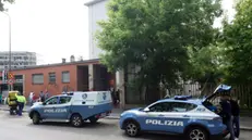 Milano - Uomo ferito a colpi d'arma da fuoco in periferia a Milano, grave. L'aggressione stamani, la vittima in ospedale in codice rosso