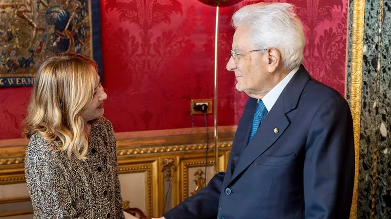Giorgia Meloni e Sergio Mattarella - Foto Ansa © www.giornaledibrescia.it