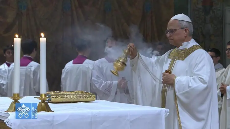 La prima messa di papa Leone XIV nella Cappella Sistina
