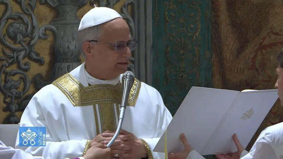 La prima messa di papa Leone XIV nella Cappella Sistina
