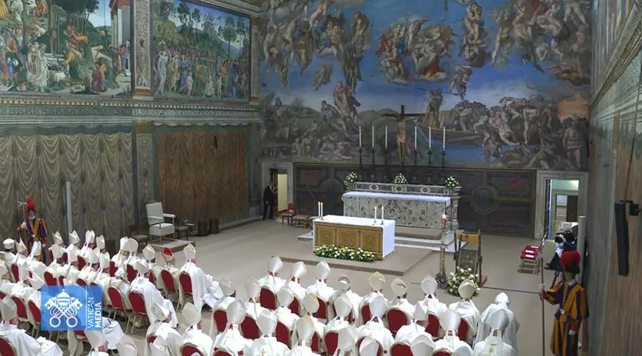 La prima messa di papa Leone XIV nella Cappella Sistina