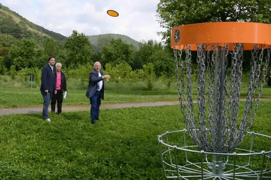 CRONACA BRESCIA VIA DELLE GABBIANE CAMPO DI DISCO GOLF PER CARINI 09-05-2025 GIOVANNI BENINI NEW EDEN GROUP                             