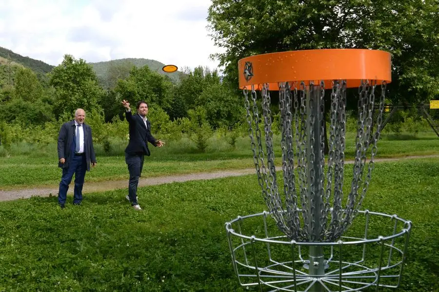 CRONACA BRESCIA VIA DELLE GABBIANE CAMPO DI DISCO GOLF PER CARINI 09-05-2025 GIOVANNI BENINI NEW EDEN GROUP                             