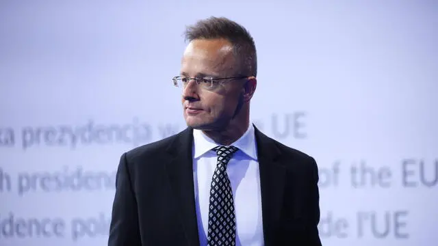 epa12083232 Hungarian Foreign Minister Peter Szijjarto attends the 3rd working session - informal EU discussion on EU-US relations, at the informal meeting of EU foreign ministers in Gymnich format as part of Poland's presidency of the EU council at the Polish Army Museum in Warsaw, Poland, 08 May 2025. EPA/Leszek Szymanski POLAND OUT