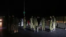 epa12087899 Pakistani security officials secure the Noor Khan Airbase following Indian missile strikes in Rawalpindi, Pakistan, 10 May 2025. Pakistan's military has announced retaliatory strikes against India following attacks on three airbases by Indian forces, which Pakistan claims involved the use of air-to-surface missiles from warplanes. EPA/SOHAIL SHAHZAD