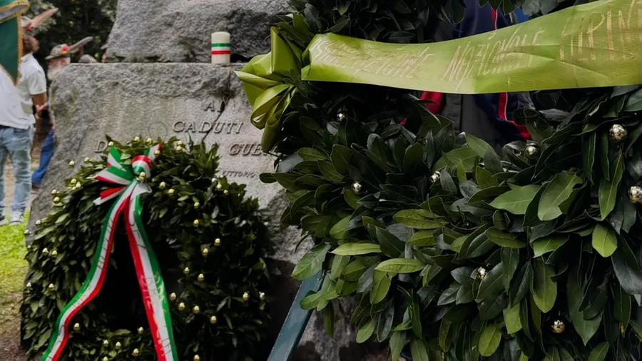 Adunata degli Alpini a Biella, le sezioni bresciane omaggiano i caduti