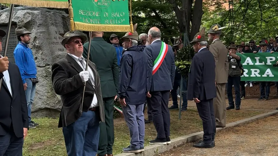 Adunata degli Alpini a Biella, le sezioni bresciane omaggiano i caduti