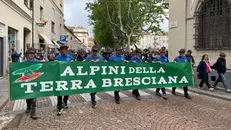 La sfilata degli Alpini bresciani a Biella - © www.giornaledibrescia.it